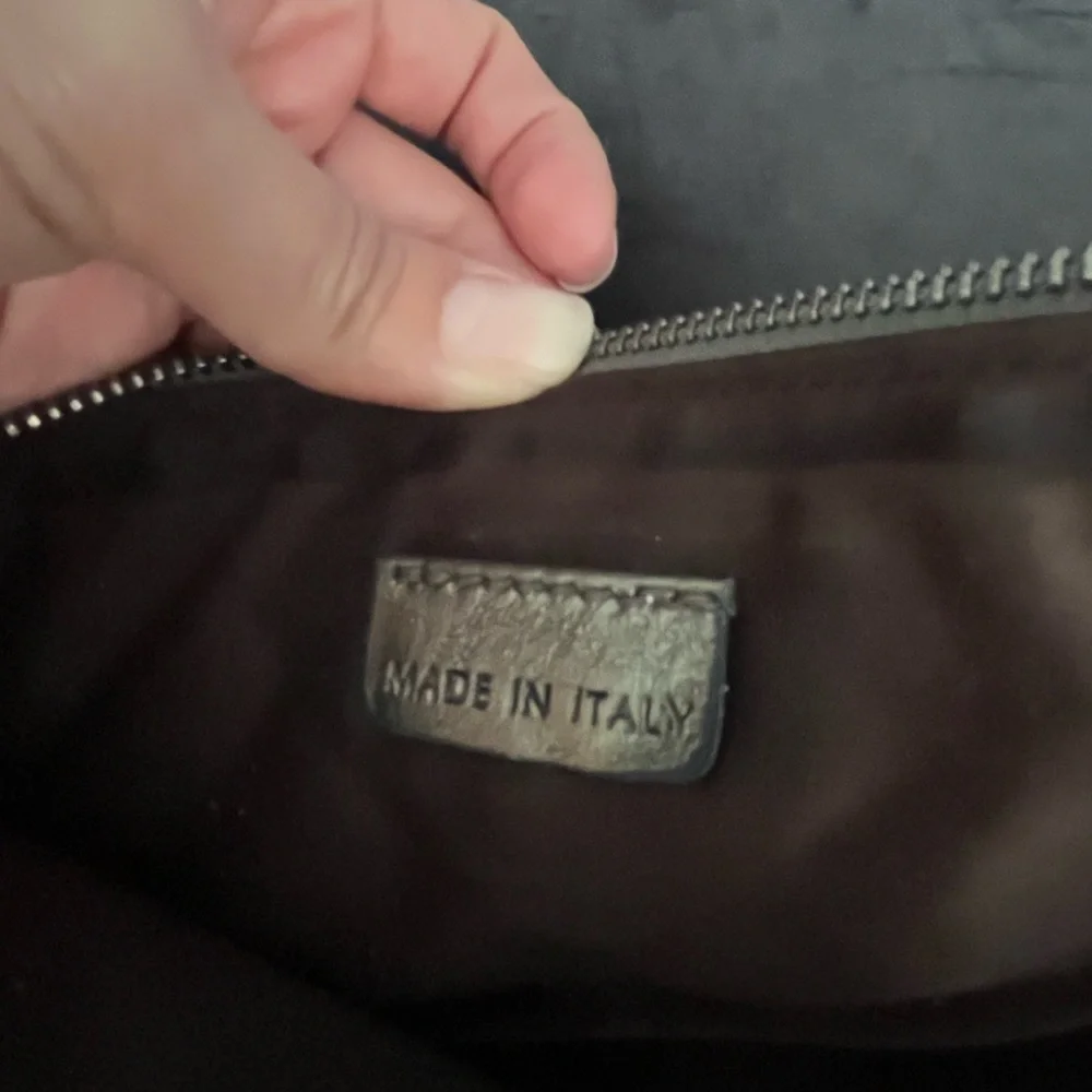 Burberry clutch with wrist strap-pewter quilted leather - Picture 7 of 11